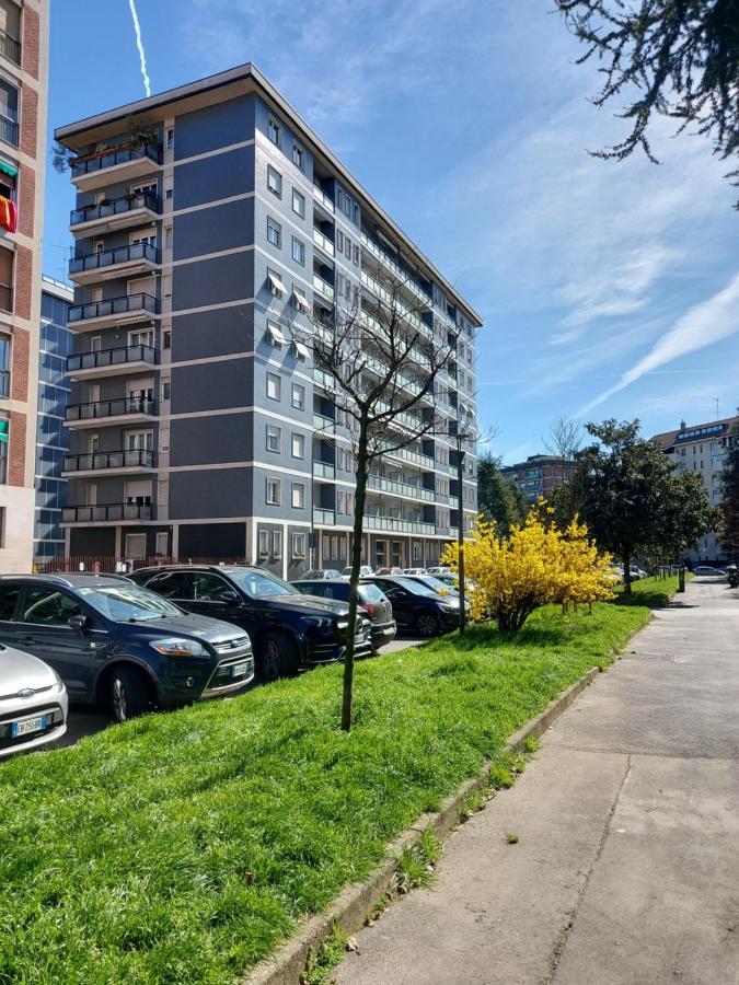Franco Sansirohouse Rho Mi Fiera Apartment Milan Bagian luar foto